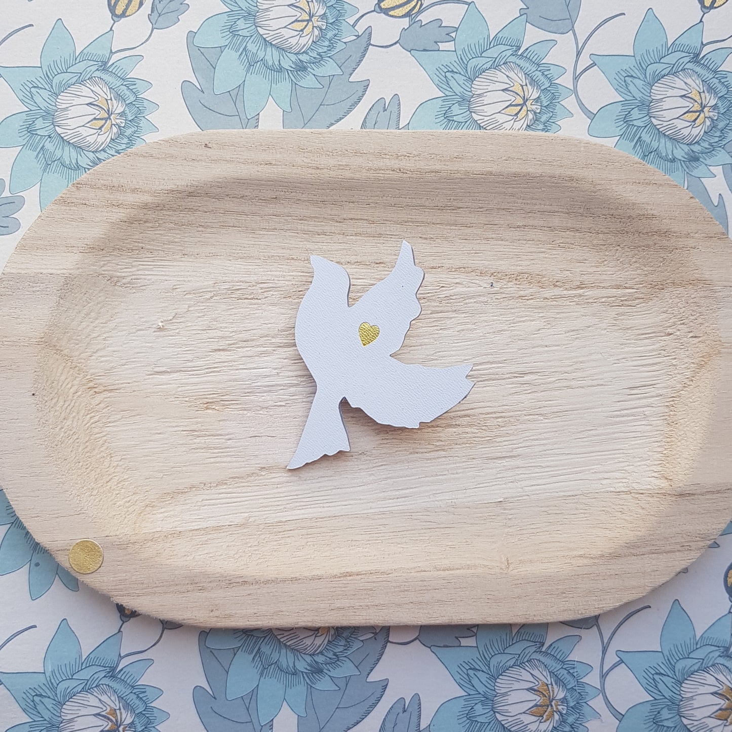 Broche colombe cuir
