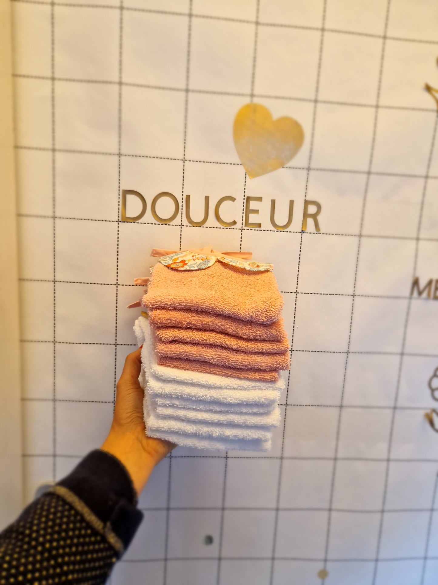 Bavette bleue à col